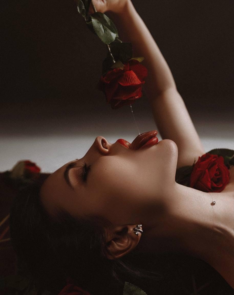 Варечка привлекальеная девушка из Мелитополя цена от 7000 руб