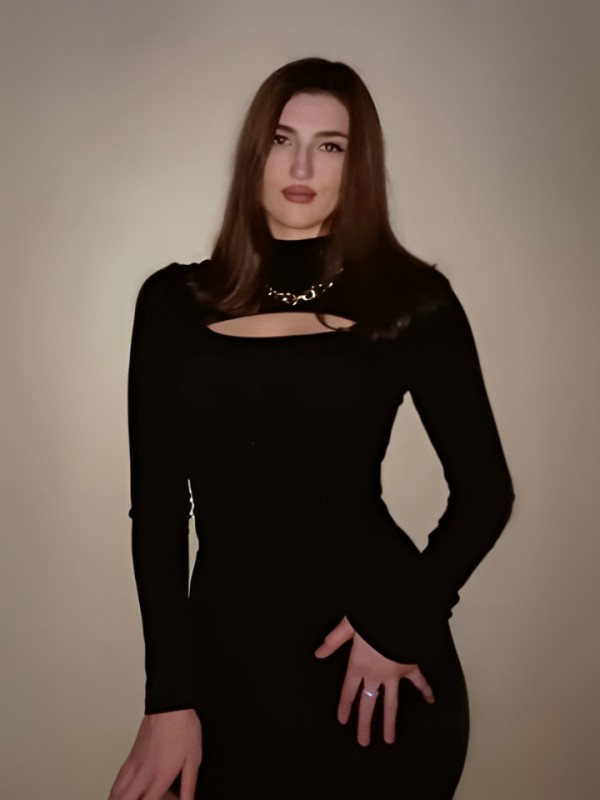 Азалия привлекательная девушка из Мелитополя цена от 10000 руб