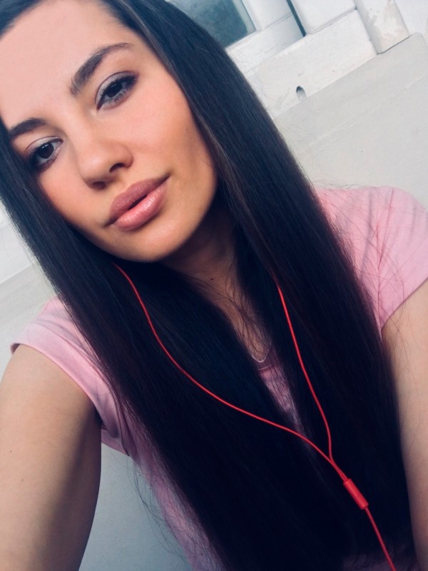 Дарьяна привлекательная девушка из Мелитополя цена от 3500 руб