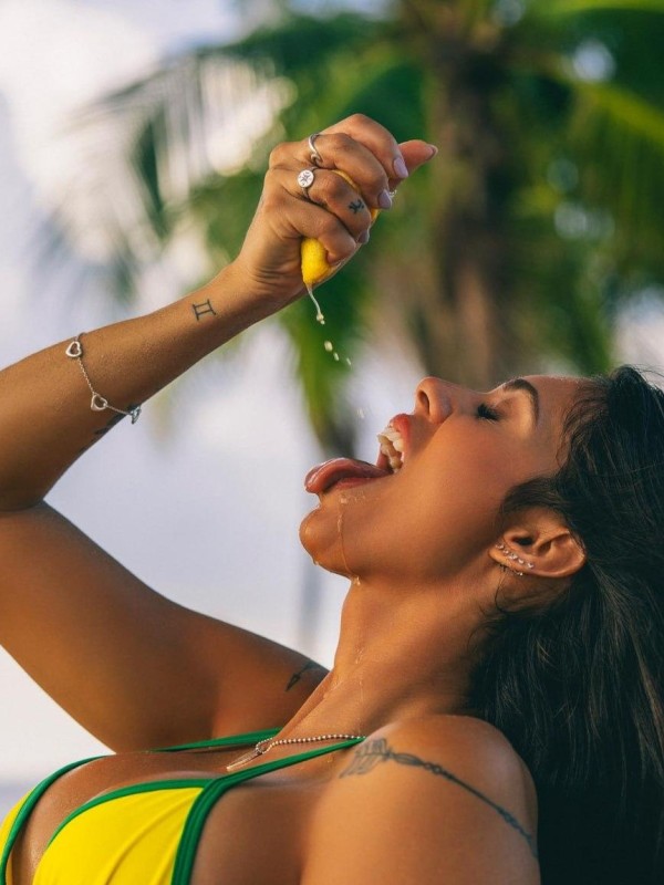 Карина привлекательная девушка из Мелитополя цена от 4000 руб