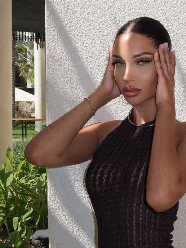 Марианна привлекательная девушка из Мелитополя цена от 4000 руб