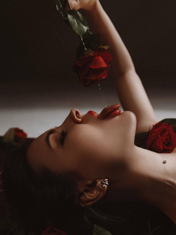 Варечка привлекательная девушка из Мелитополя цена от 7000 руб